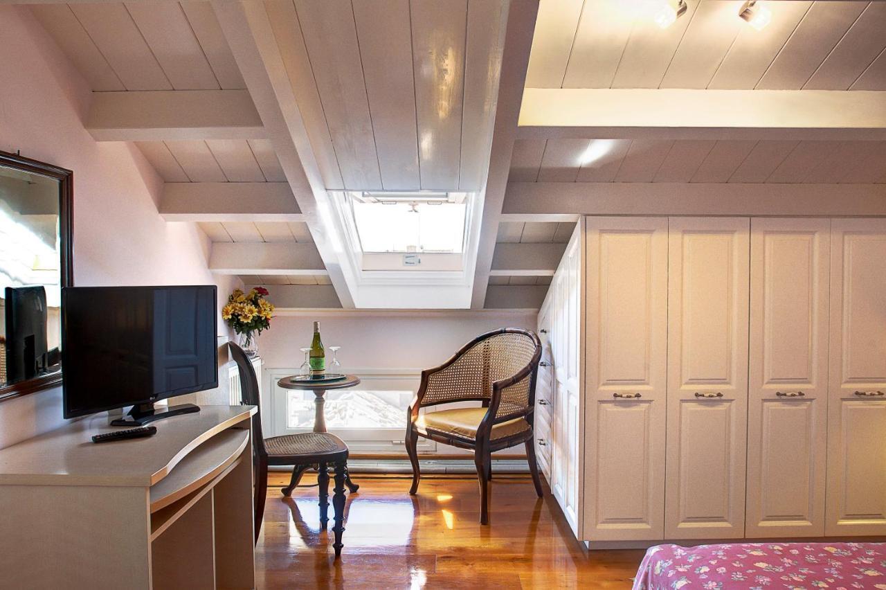 Stella'S Attic In Spianada - Old Town Apartment Corfu  Bagian luar foto