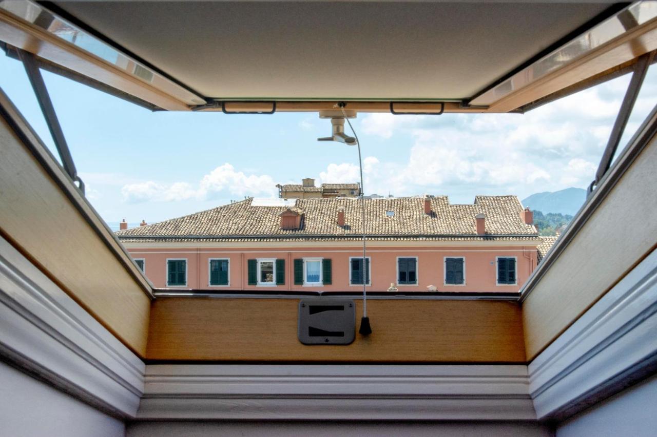 Stella'S Attic In Spianada - Old Town Apartment Corfu  Bagian luar foto