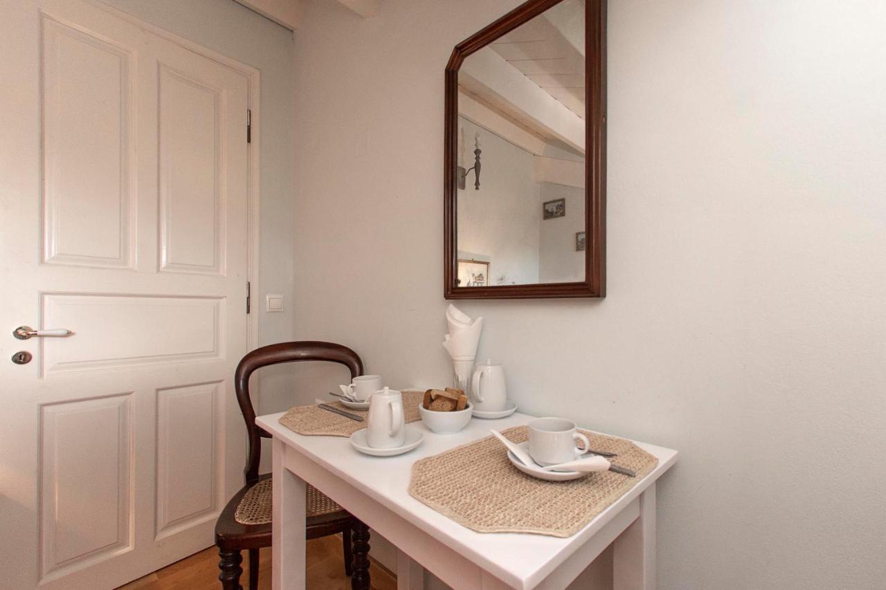 Stella'S Attic In Spianada - Old Town Apartment Corfu  Bagian luar foto