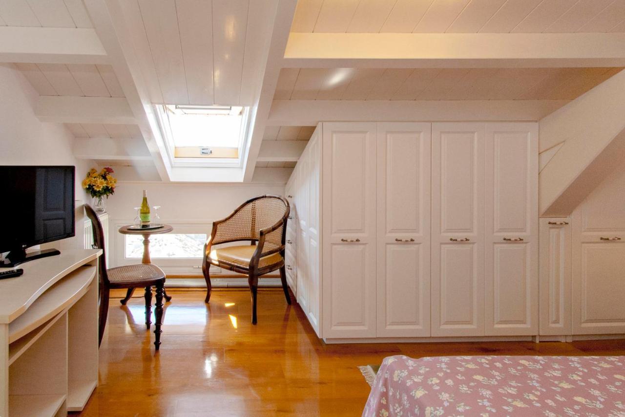 Stella'S Attic In Spianada - Old Town Apartment Corfu  Bagian luar foto