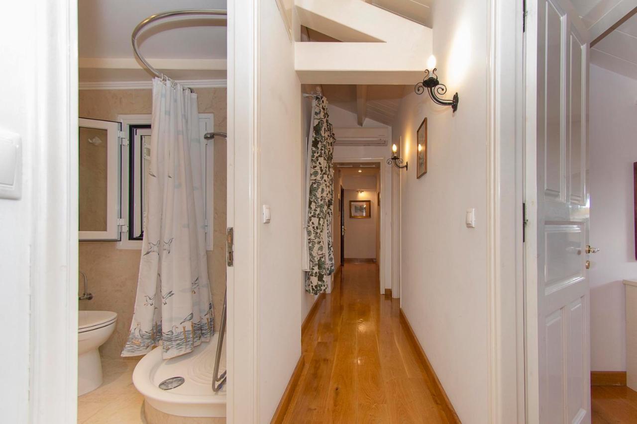 Stella'S Attic In Spianada - Old Town Apartment Corfu  Bagian luar foto